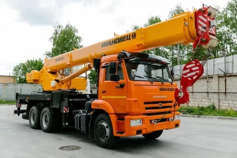 Автокран Ивановец КС-45717-1 25 т