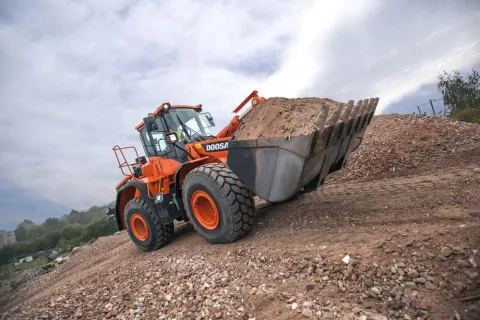 Фронтальный погрузчик Doosan DL300A