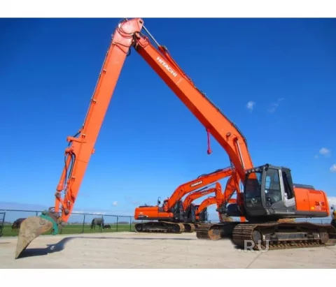 Гусеничный экскаватор с длинной стрелой Hitachi ZX250LCH Long Reach