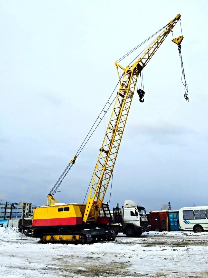 Гусеничный кран 25 т ЧМЗ ДЭК-251
