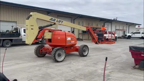 Коленчатый подъёмник JLG 600AJ