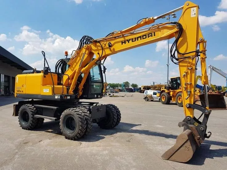 Колёсный экскаватор Hyundai 140W-7