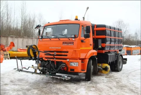 Поливомоечная машина КамАЗ МКДУ-3