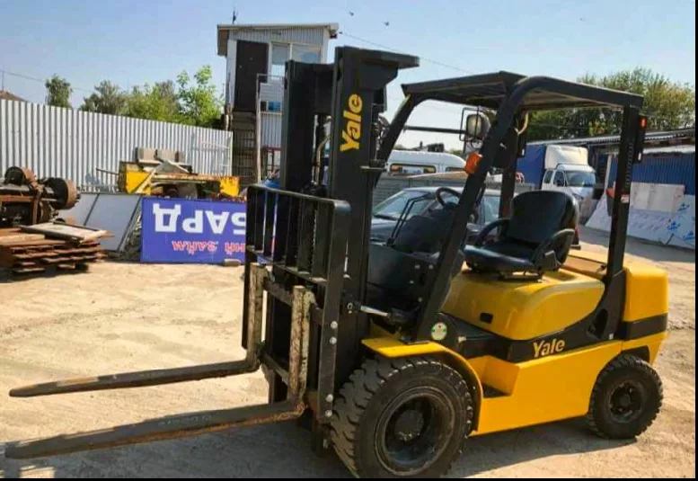 Вилочный погрузчик Yale GDP30TK
